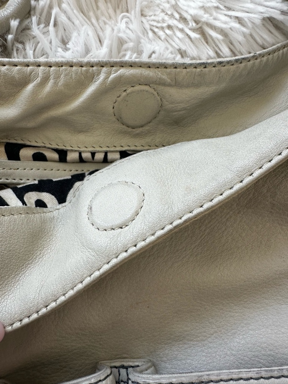 Marc by Marc Jacobs Cream Leather Hobo Bag with Front Pockets - Picture 14 of 16